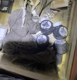 12 кг дроби (разной крупности) и пыж контейнер