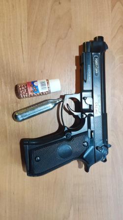 Беретта 92 металл без блоубека. Воздух не травит.