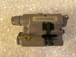 Блок лазерного целеуказания AN/PEQ-15