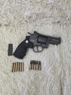 Borner 708 с пиротехническими картриджами.