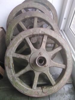 Бубен ППШ. Пулемет Максим. Колеса. 