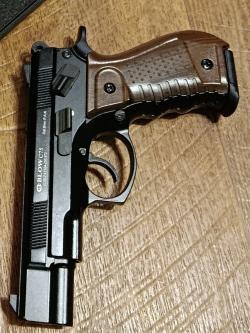 C75 сигнально шумовой пистолет