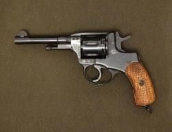 Царский Наган 1904 года, револьвер сигнальный «Блеф»