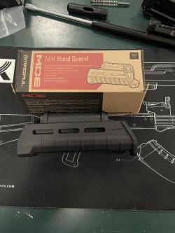 ЦЕВЬЕ MOE AKM, MAGPUL