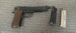Страйкбольная версия пистолета Beretta M92 Long от фирмы WE, Тайвань