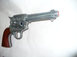 Револьвер Colt.