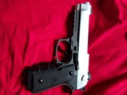 Crosman CM9B Mako (Beretta) 