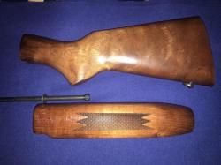 Дерево Mossberg. Приклад, цевьё, крепёжный винт.