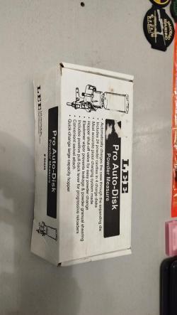 Дозатор для пороха, капсулятор и 3 кольца для матриц.