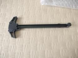 Двусторонняя ручка зарядки AR-15 