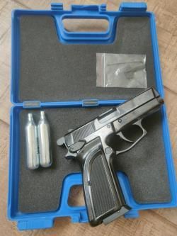 Ekol ES 66C Black (пневматический аналог Browning HP Double action compact)