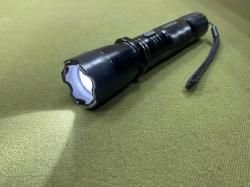 Электрошокер в виде фонарика 1101