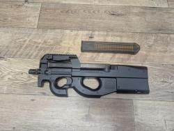 FN P90