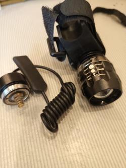 фонарь подствольный с выносной кнопкой на цевье