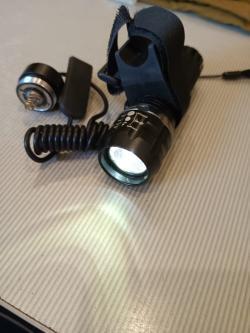 фонарь подствольный с выносной кнопкой на цевье