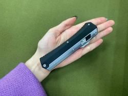 Фронтальный нож Microtech Черно-серый