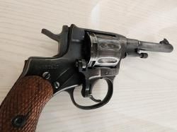 Газово-травматический револьвер Наган