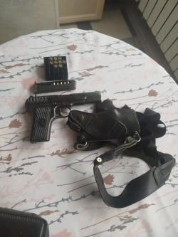 Газовый пистолет ТТ выполнен из боевого образца 1945 года, коллекционный раритет.