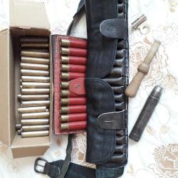 гильзы 28 калибр,патронташ на 11 и 20 патронов 28 калибра,пыжерубка 28 калибра,15 пуль 28 калибра.