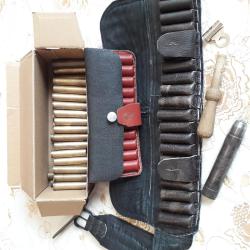 гильзы 28 калибр,патронташ на 11 и 20 патронов 28 калибра,пыжерубка 28 калибра,15 пуль 28 калибра.