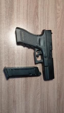 Glock 17 East Crane