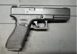 Glock 18C Gen 3 от фирмы East Crane