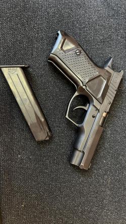 Хорхе 9 mm P.A.