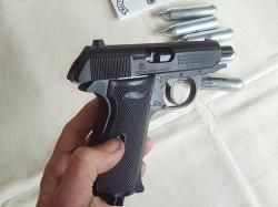 Игрушечный газобаллонный пистолет Umarex Walther PPK/S 4.5 мм