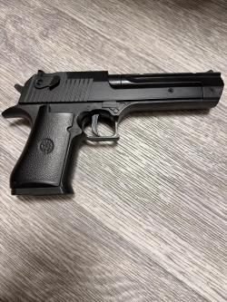 Игрушечный пистолет с пульками Desert Eagle