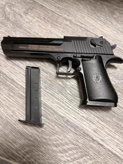 Игрушечный пистолет с пульками Desert Eagle