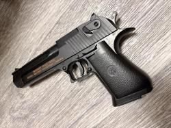 Игрушечный пистолет с пульками Desert Eagle