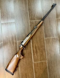 Карабин CZ 550 MEDIUM LUX, калибр 9.3*62