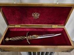 Кинжал кавказский в подарочном кейсе