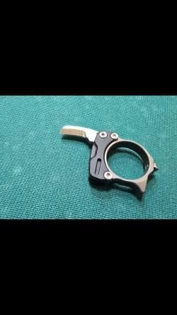 Кольцо с лезвием Titanium Knife Ring with Mini M390 Blade by Zyac Design.