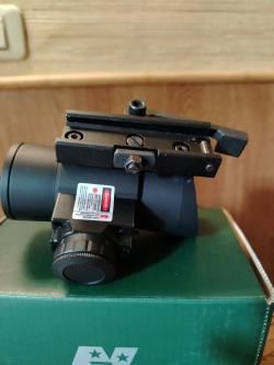 Коллиматорный прицел с лазерным целеуказателем. Новый.