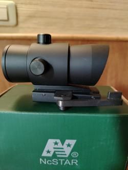 Коллиматорный прицел с лазерным целеуказателем. Новый.