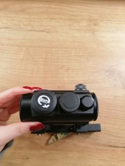 Коллиматорный прицел TS-28 закрытого типа + Кронштейн боковой UTG PRO (U978S)