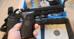 Комплект: Пистолет KWC Beretta 92 CO2 GBB (KCB-23AHN) + аксессуары