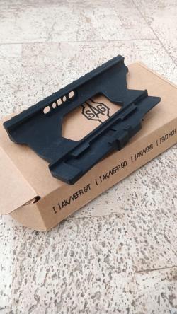 Кронштейн SAG AK TAC, боковой быстросъёмный Picatinny/ACOG
