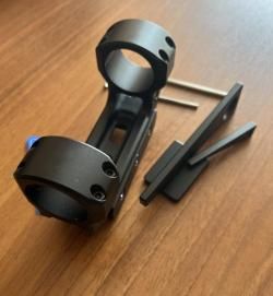 Кронштейн Leofoto 30мм на Picatinny.