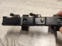 Кронштейн Recknagel на призму 12 мм на 30мм средний 46330-0512