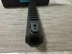 Крышка затворной коробки АК/АКМ производство Израиль с планкой пикатини