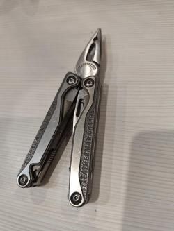 leatherman chargе titanium