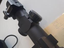 Leupold VX-R 1.25x4 20 c подсветкой Red с кольцами QRW