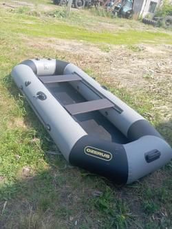 Лодка ПВХ "OZERUS 245" с электромотором, АКБ, транцем, сланью, зарядным устройством