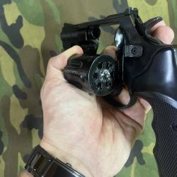 Револьвер Бульдог