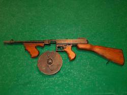 Макет автомата Томпсона