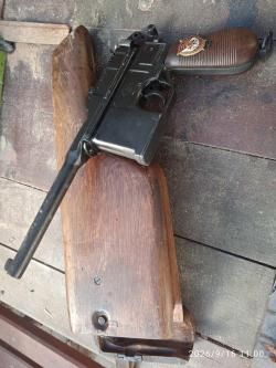 Макет Маузара С96 в натуральной кобуре 