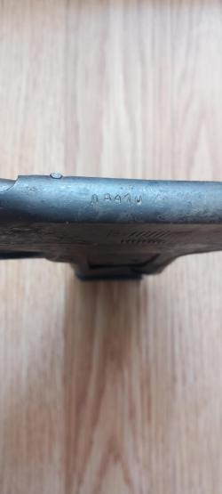 Сувенирное изделие, похожее на ТТ.