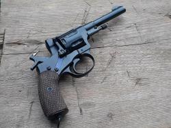 Револьвер охолощенный Наган "Царский" 1914 года модели РНХТ V-целик, фиксатор под дверцу.
